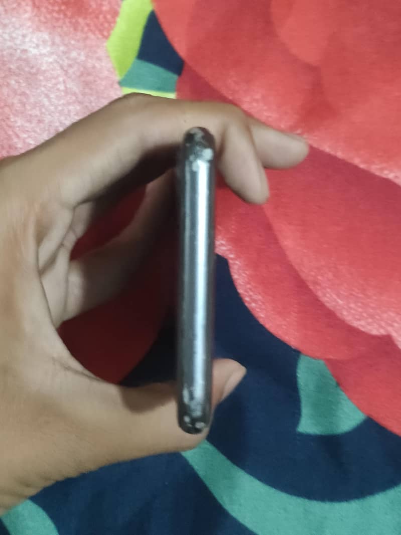 Apple iPhone 8 4