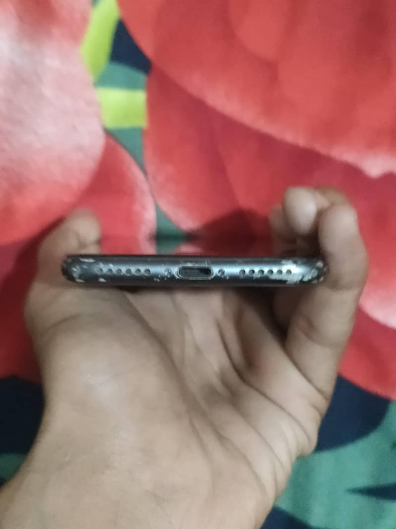 Apple iPhone 8 5