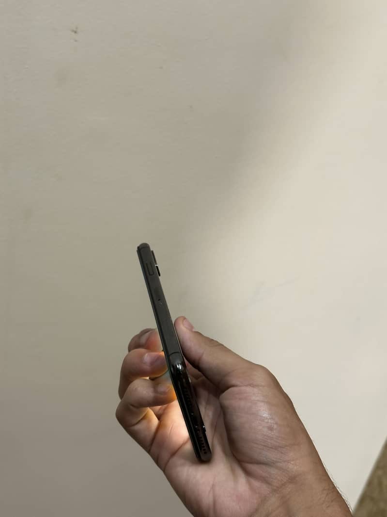 Apple iPhone X 6