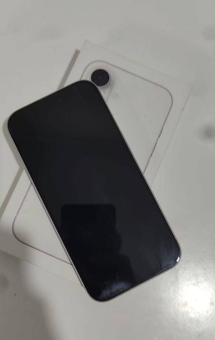 Apple iPhone 16 0