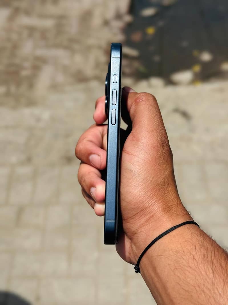 Apple iPhone 15 Pro 1