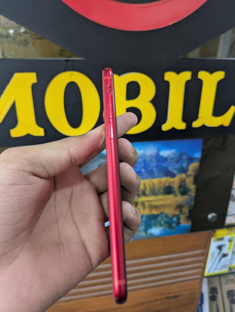 Apple iPhone 8 4