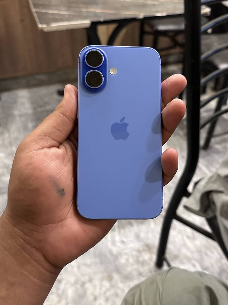 Apple iPhone 16 1