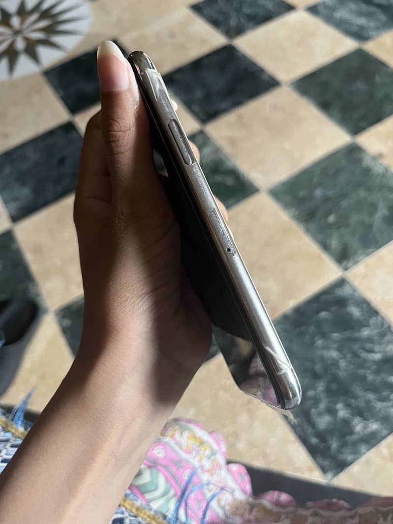 Apple iPhone 11 Pro 3