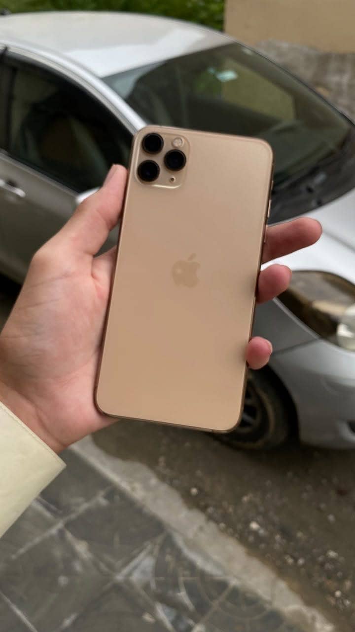 Apple iPhone 11 Pro Max 2