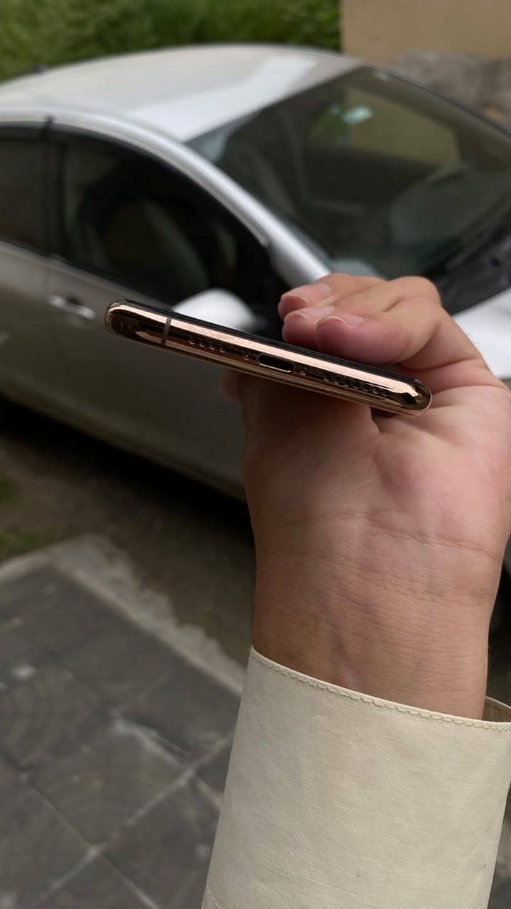 Apple iPhone 11 Pro Max 3