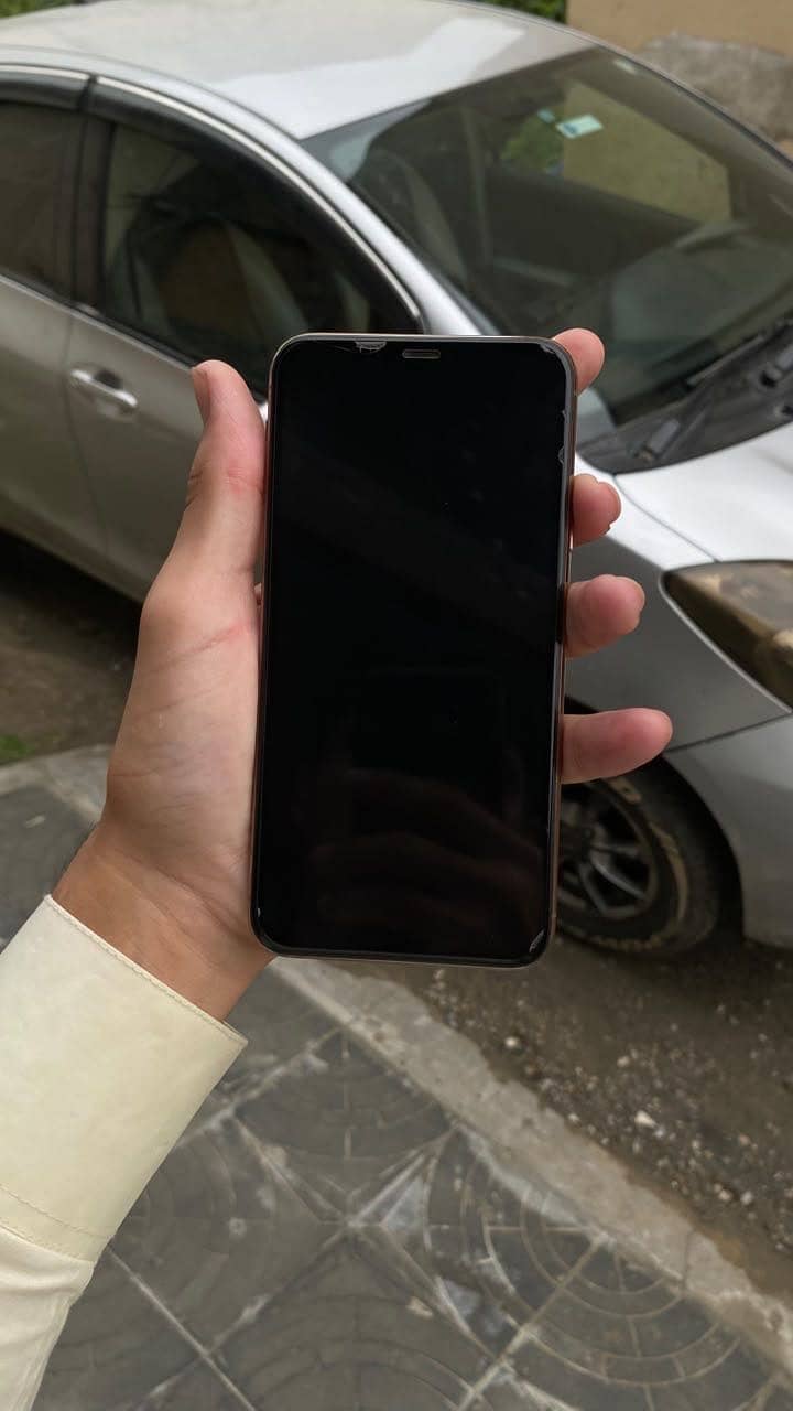 Apple iPhone 11 Pro Max 7
