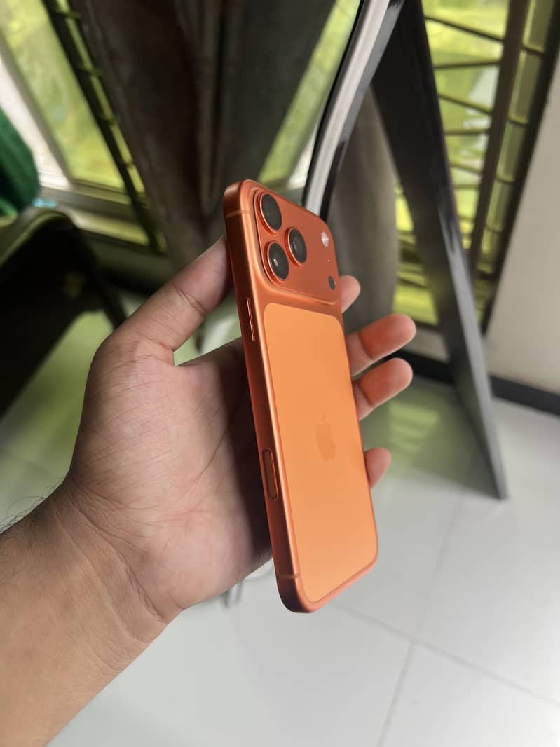 Apple iPhone 17 Pro Max 2