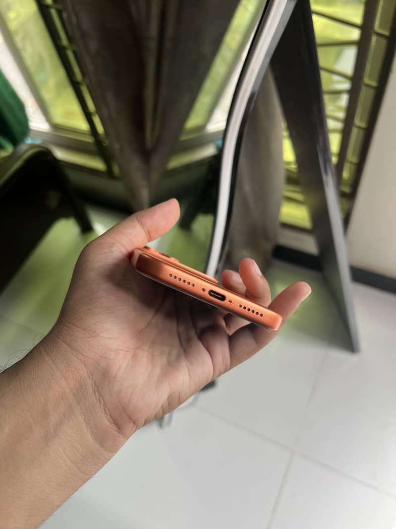 Apple iPhone 17 Pro Max 4