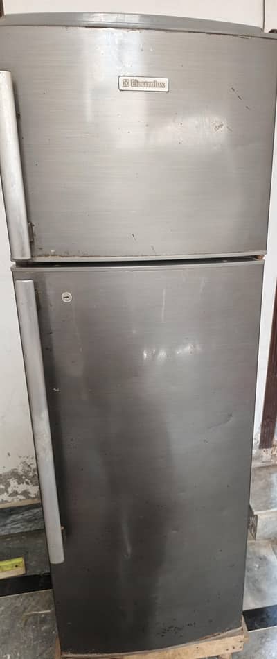 Electrolux 2 door fridge good condition just gas khatam hai