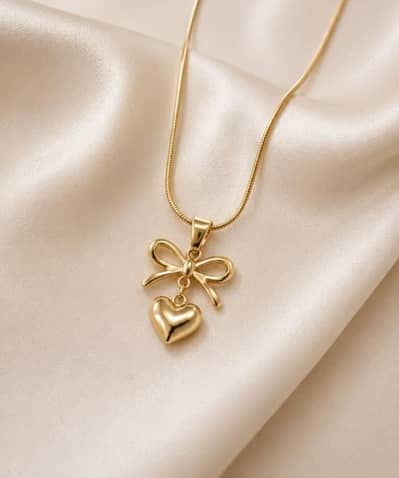 Minimalist Golden Heart Necklace 