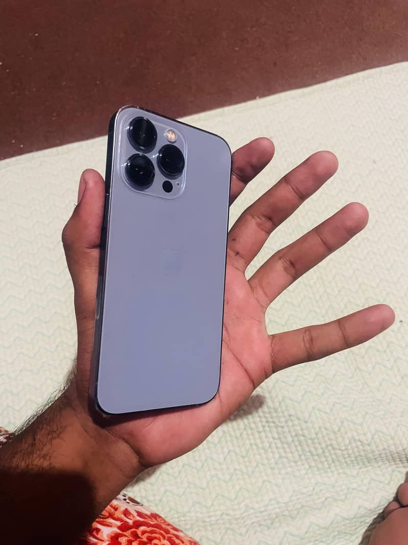 Apple iPhone 13 Pro 1