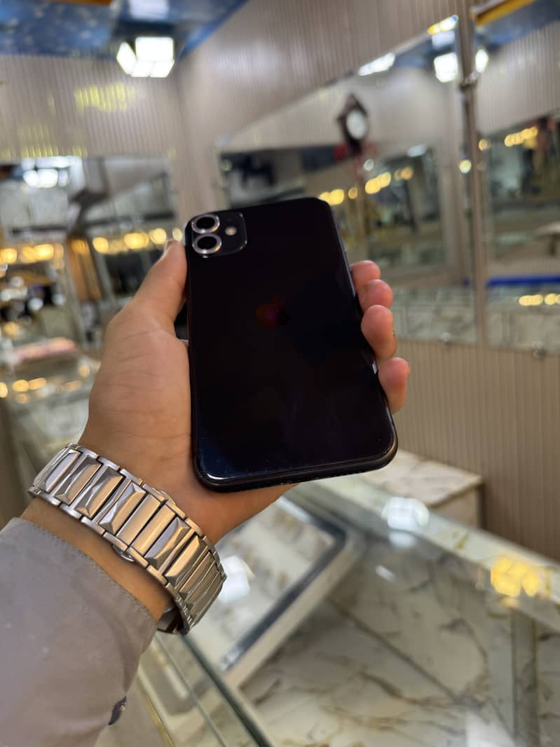Apple iPhone 11 3