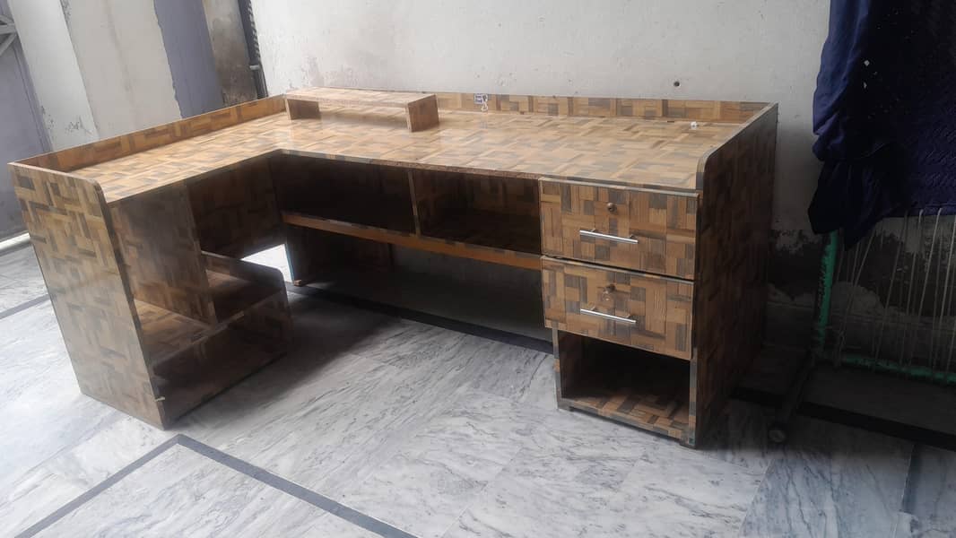 customized study table 0