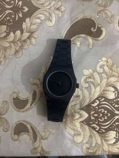 Black aura watch