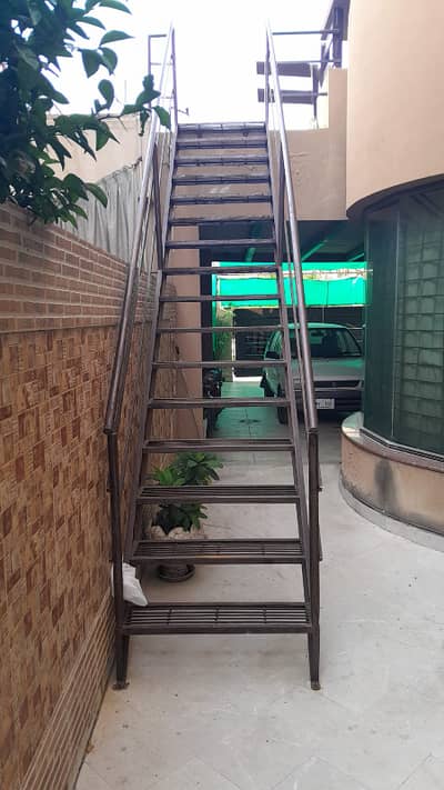 1 kanal upper portion available for rent in DHA Phase 5 E Block