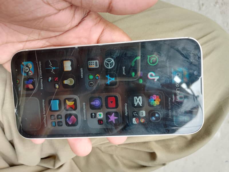 Apple iPhone 13 0