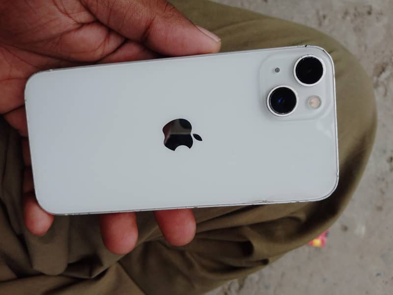 Apple iPhone 13 5