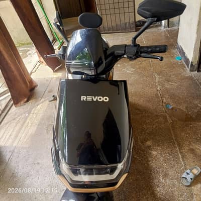 Revoo Evee
