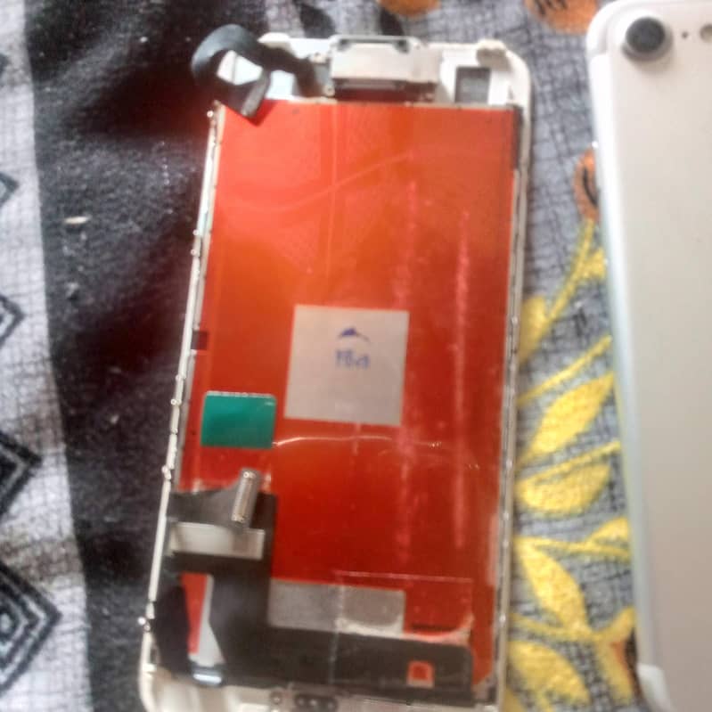 Apple iPhone 7 3