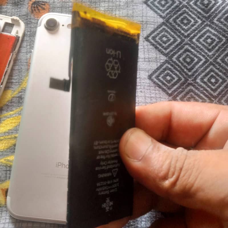 Apple iPhone 7 4