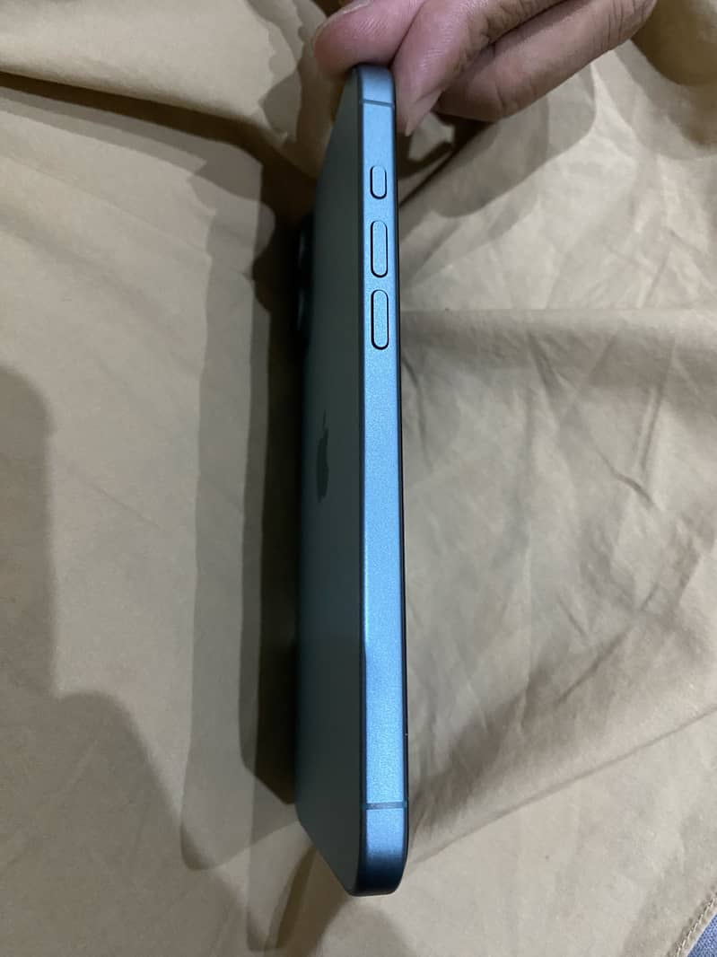 Apple iPhone 16 Plus 1