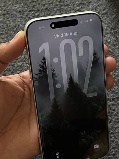 iPhone 17 Pro Max 256GB — Silver