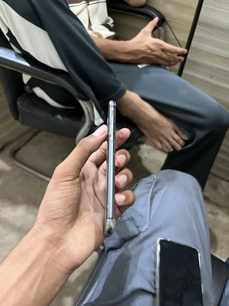 Apple iPhone 8 5