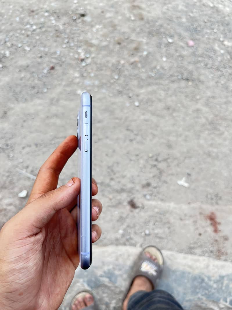Apple iPhone 11 0