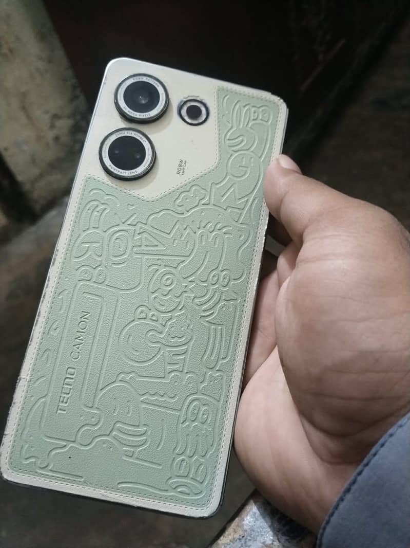 Tecno CAMON 20 Pro 0