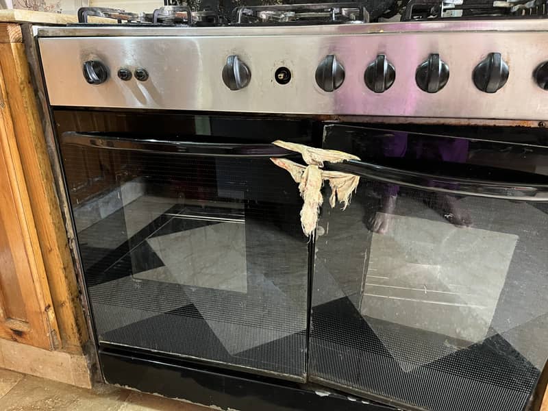 Cooking range oven 2