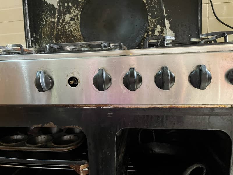 Cooking range oven 4