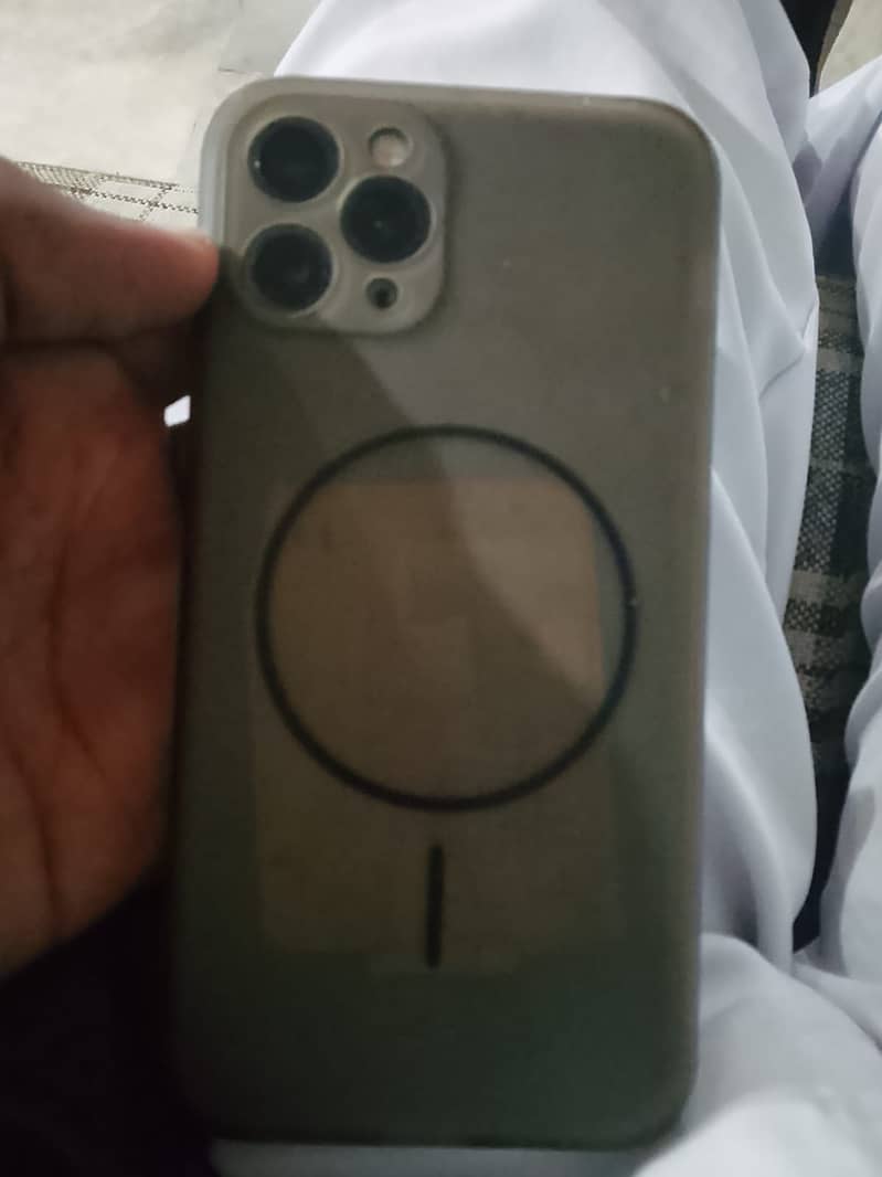 Apple iPhone 11 Pro 2