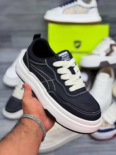 TITAN SOLE SNEAKERS