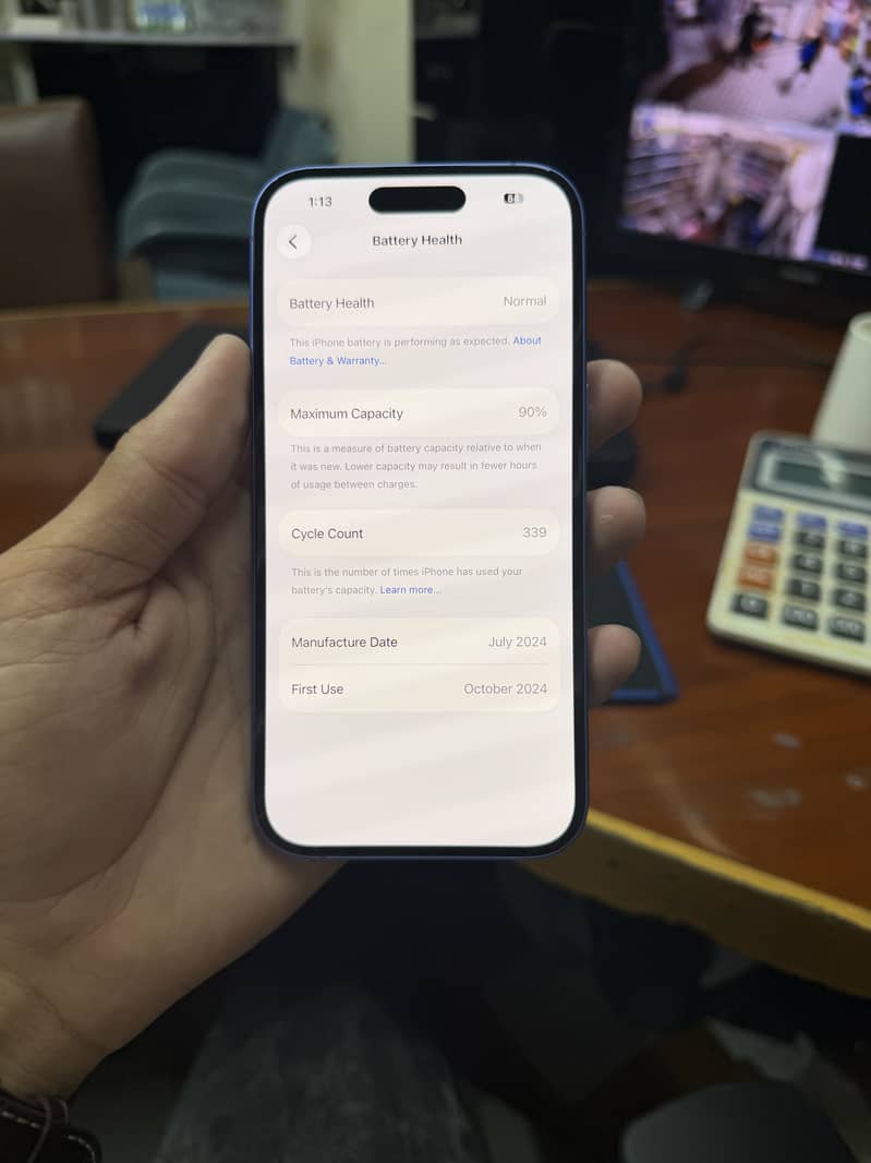 Apple iPhone 16 4