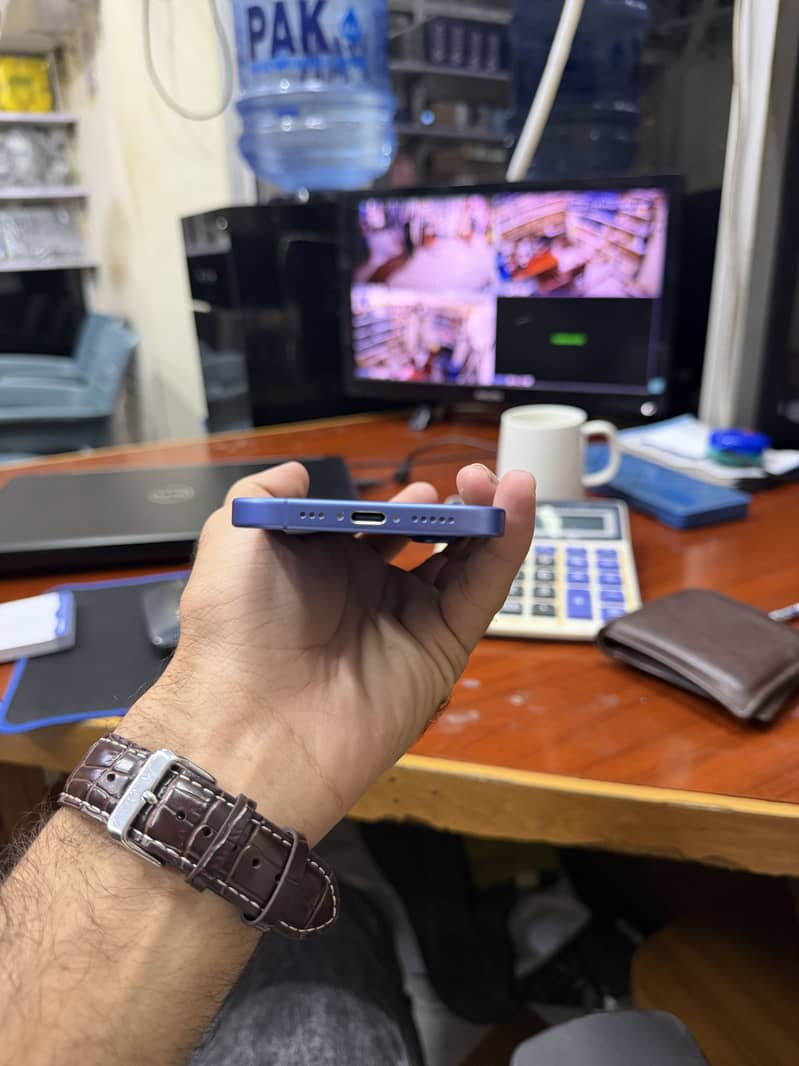 Apple iPhone 16 1