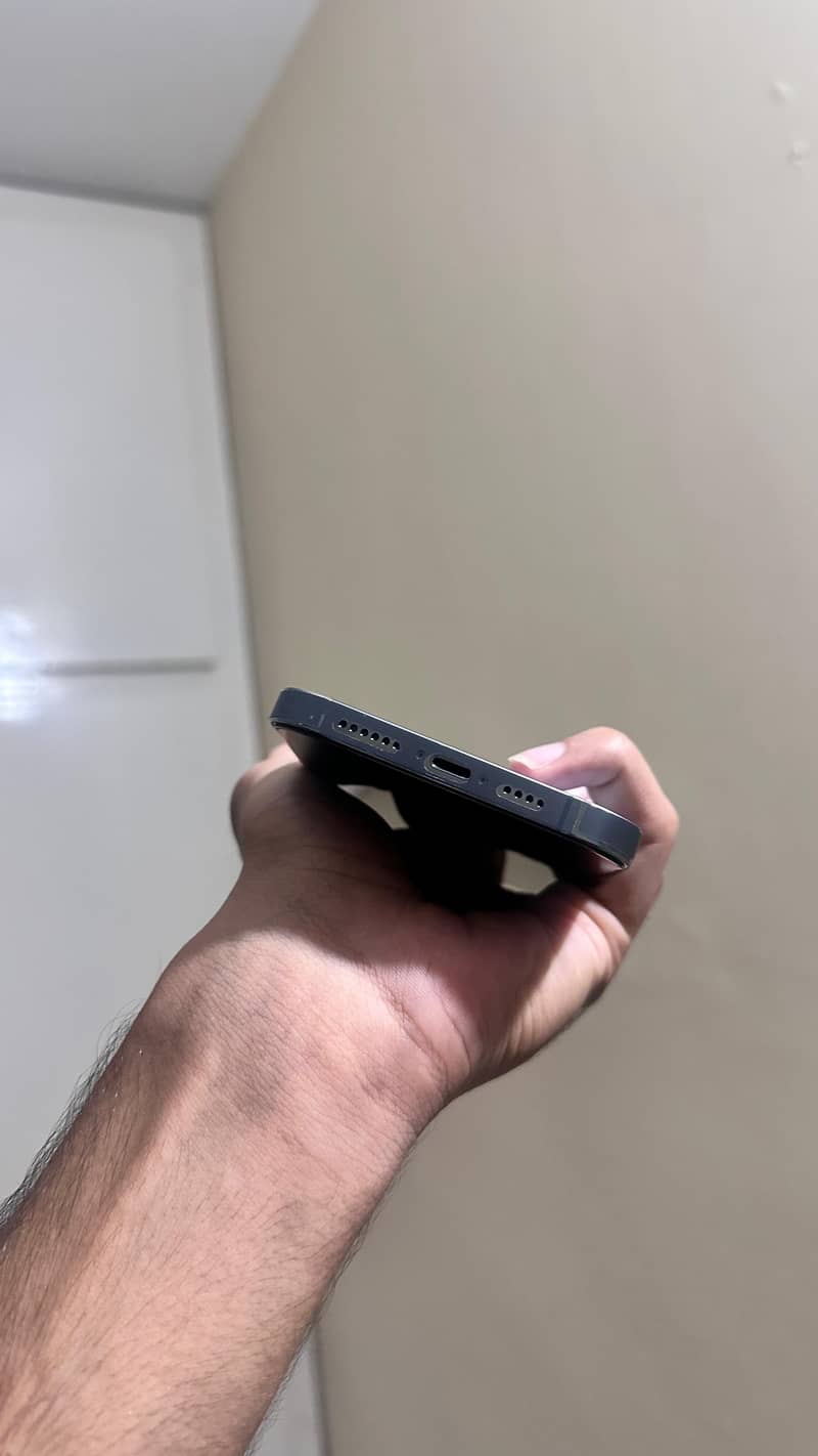 Apple iPhone 13 Pro Max 2