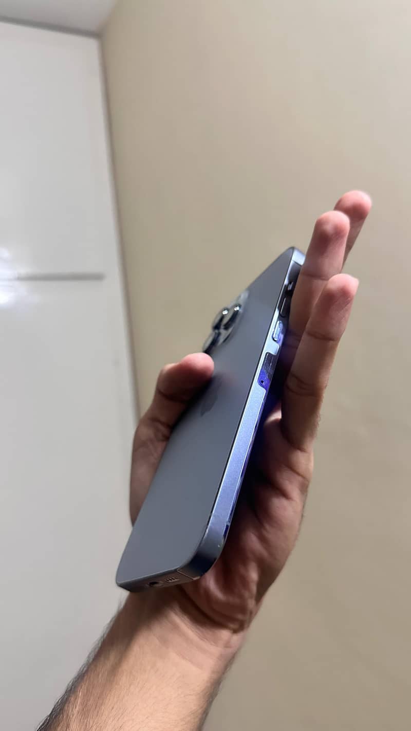 Apple iPhone 13 Pro Max 4