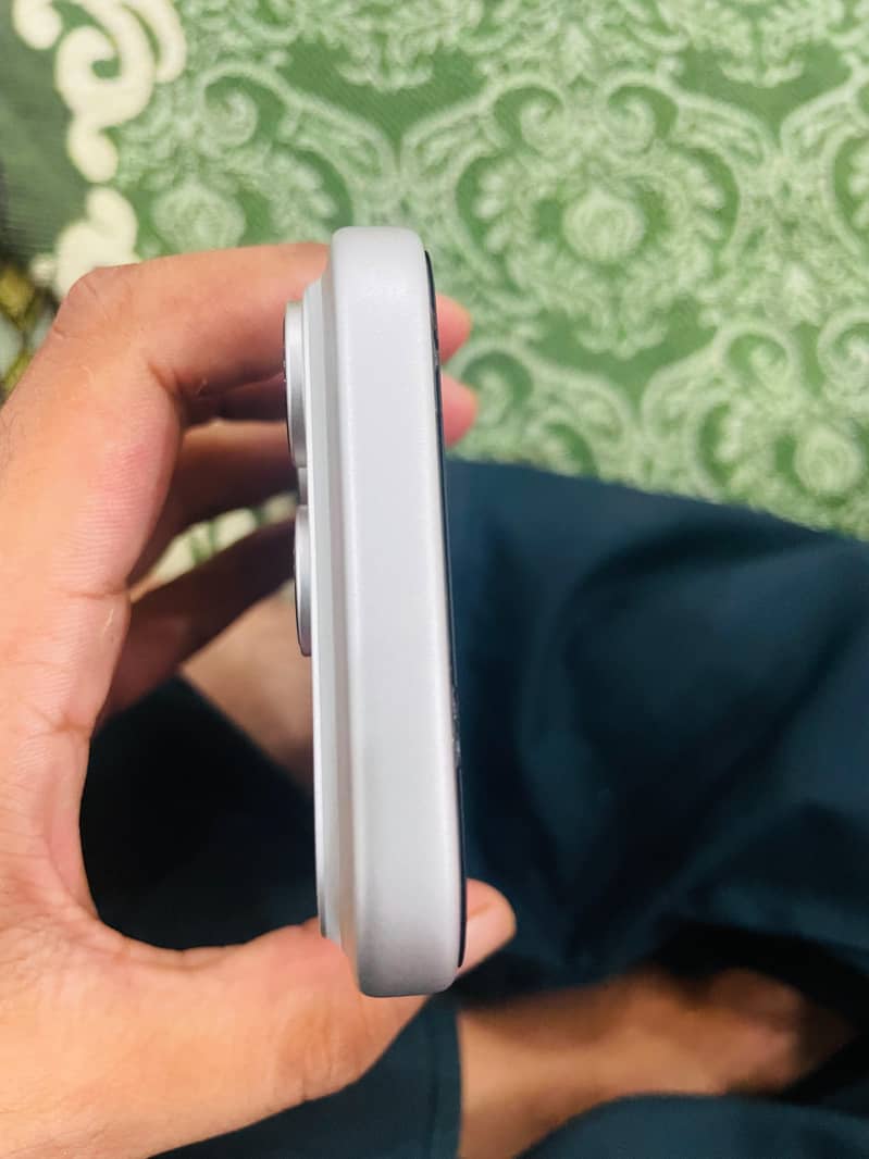 Apple iPhone 17 Pro 4