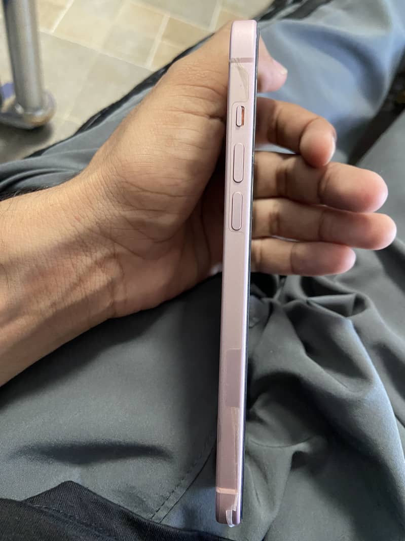 Apple iPhone 15 plus 0