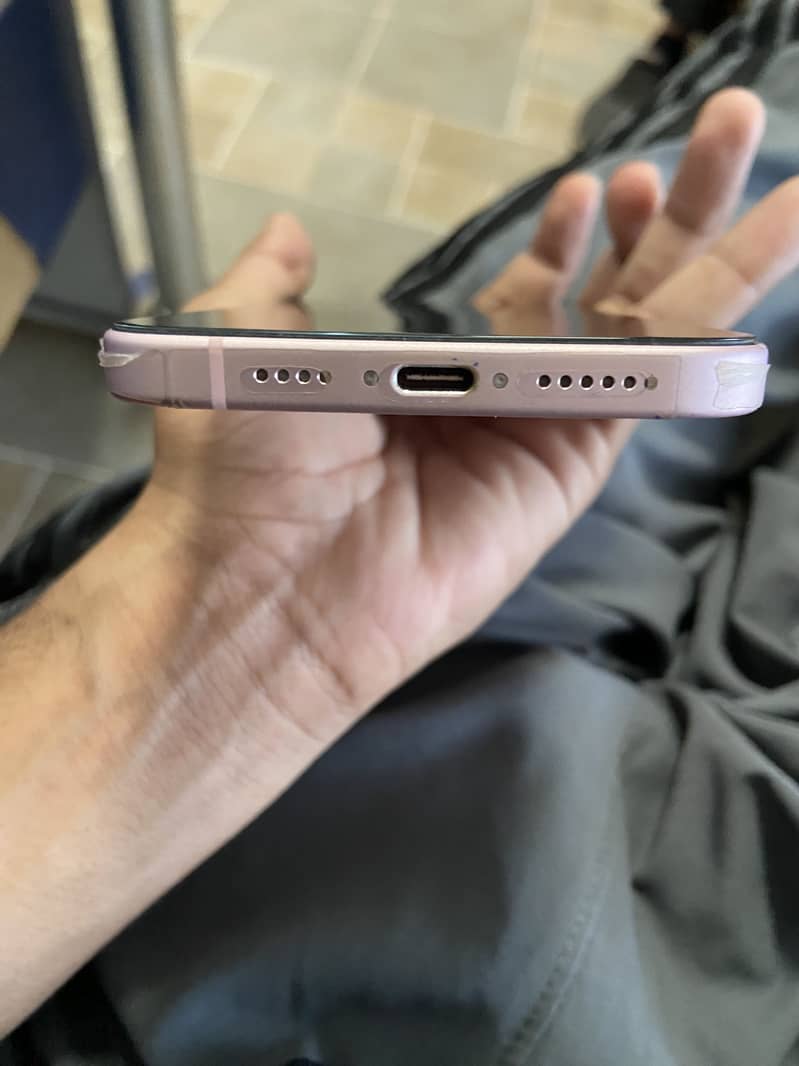 Apple iPhone 15 plus 3