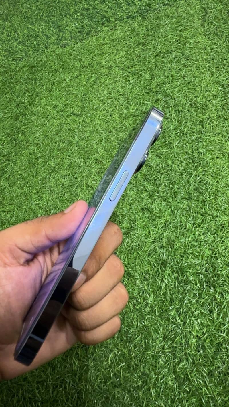 Apple iPhone 13 Pro 2