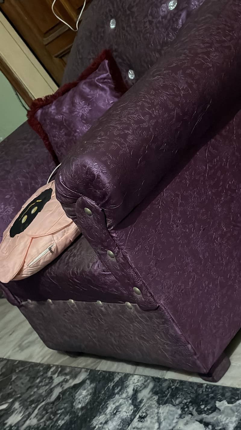 3 sofas and 3 tables 1