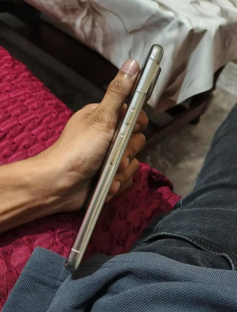 Google Pixel 8 Pro 4