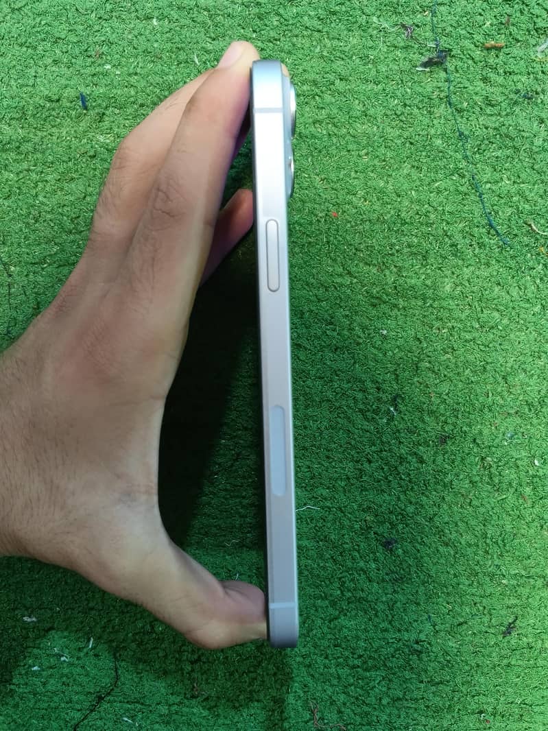 Apple iPhone 14 plus 3