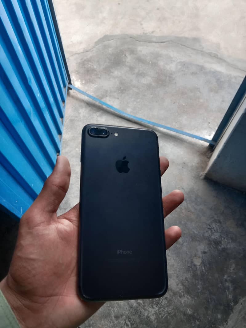 Apple iPhone 7 Plus 0