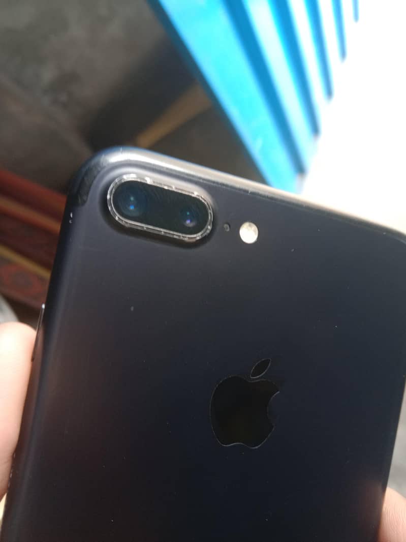 Apple iPhone 7 Plus 1