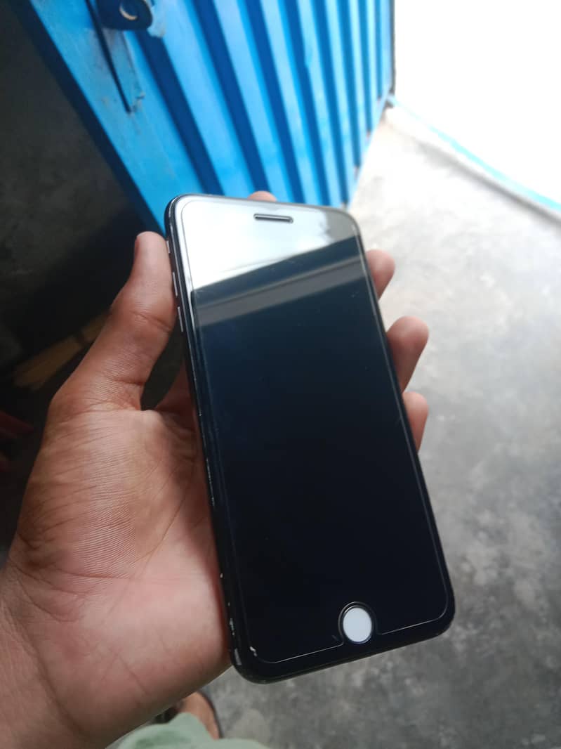 Apple iPhone 7 Plus 3