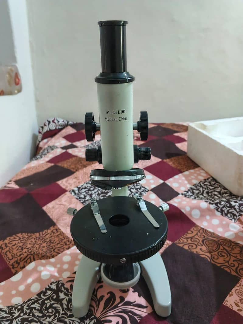 microscope l101 0