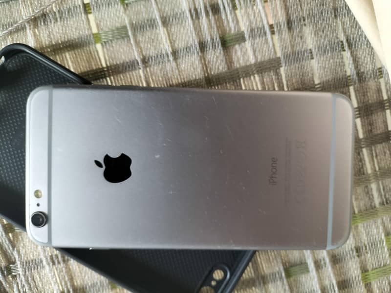 Apple iPhone 6 Plus 0